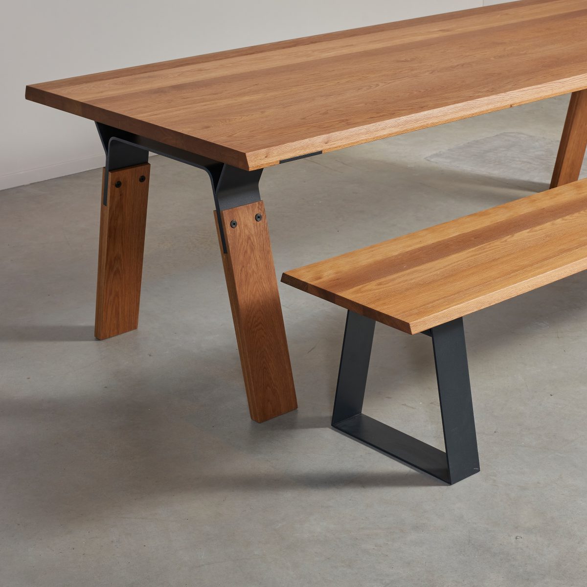 Mingle Bench