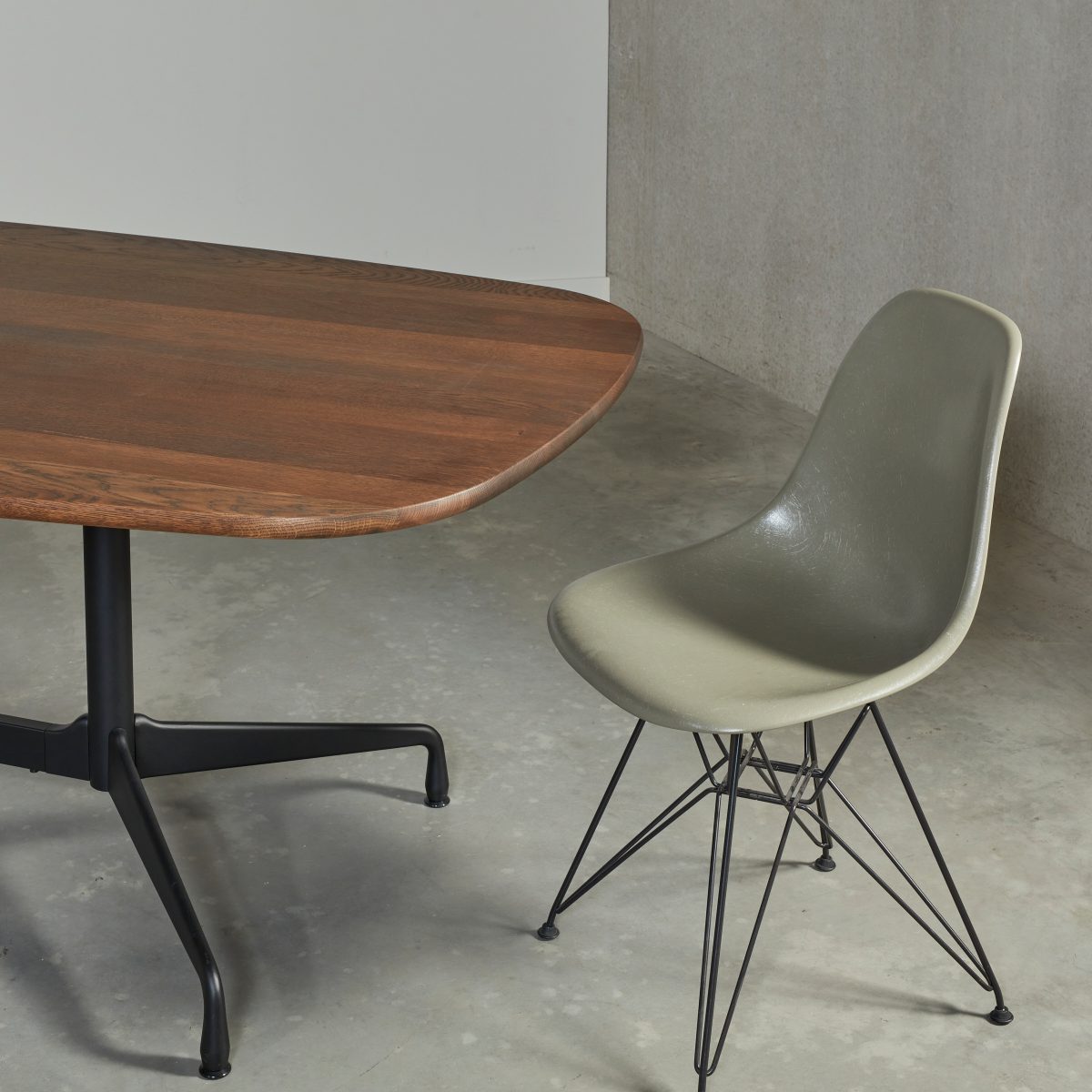 Eames table