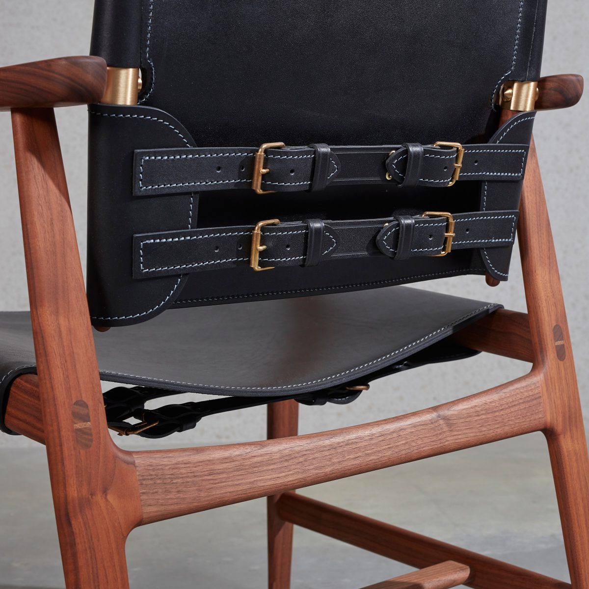 BM1106 Huntsman Chair