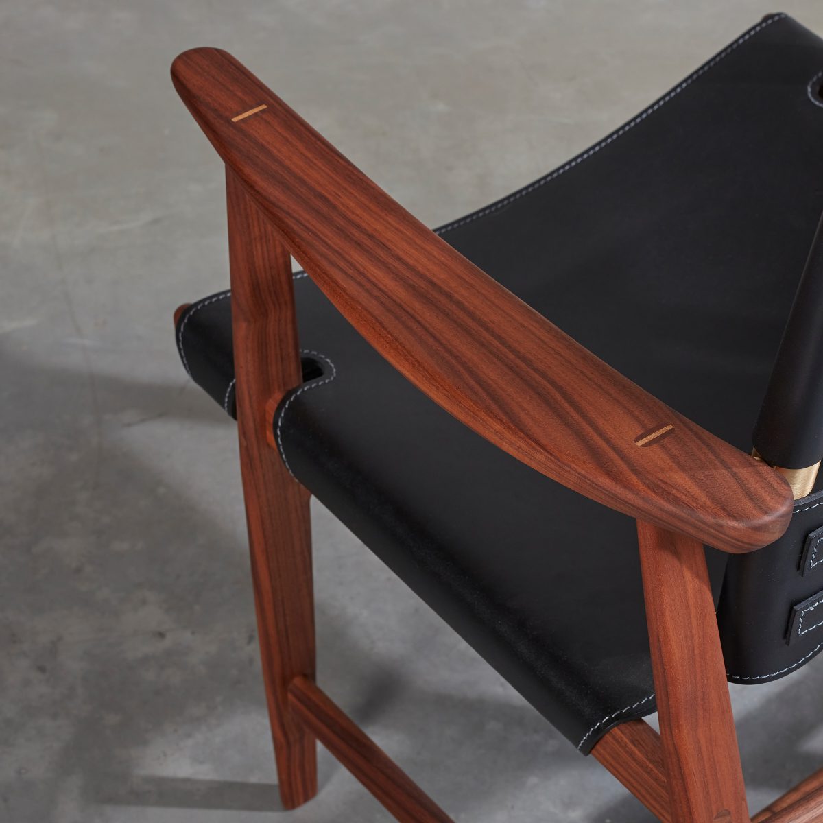 BM1106 Huntsman Chair