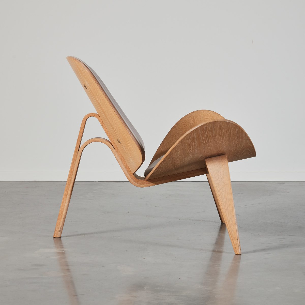 CH07 Shell Chair