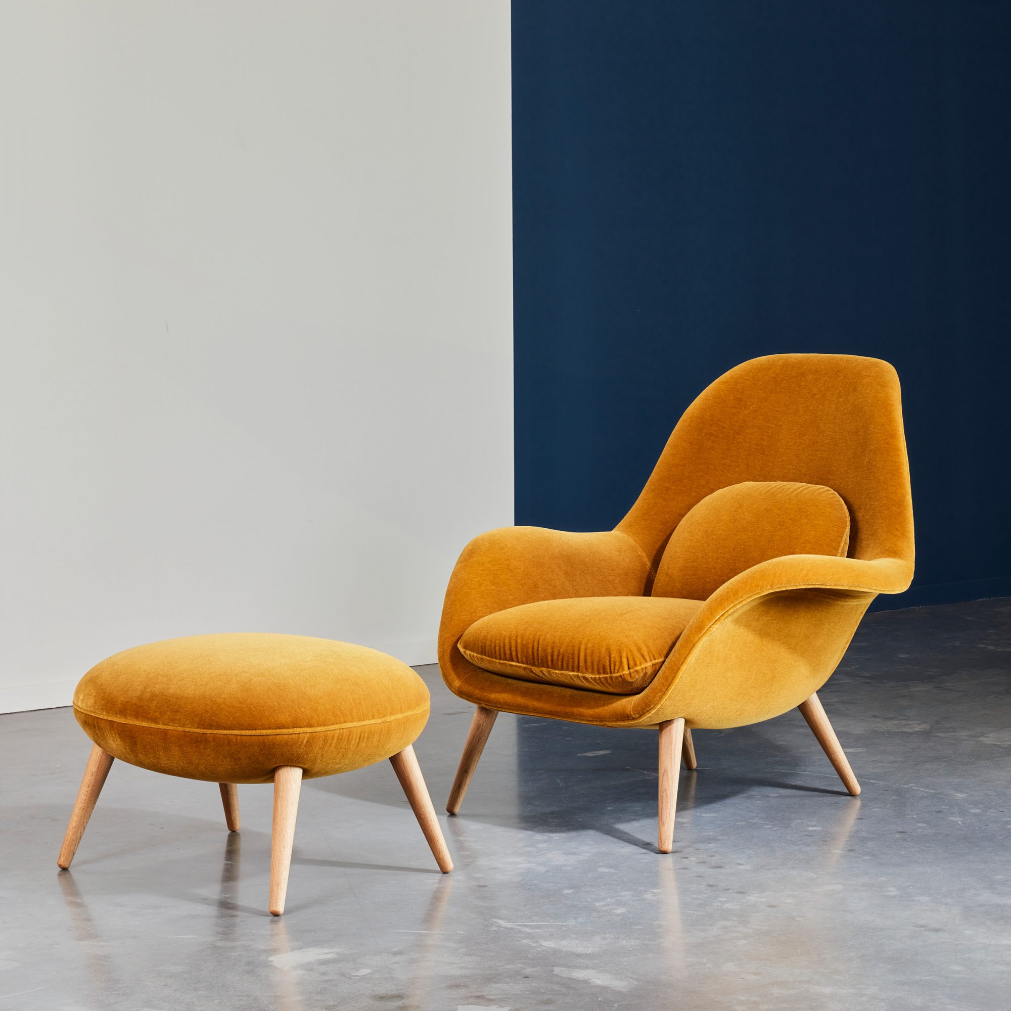 Swoon lounge+ottoman Kasstoor Sophisticated Amsterdam Living