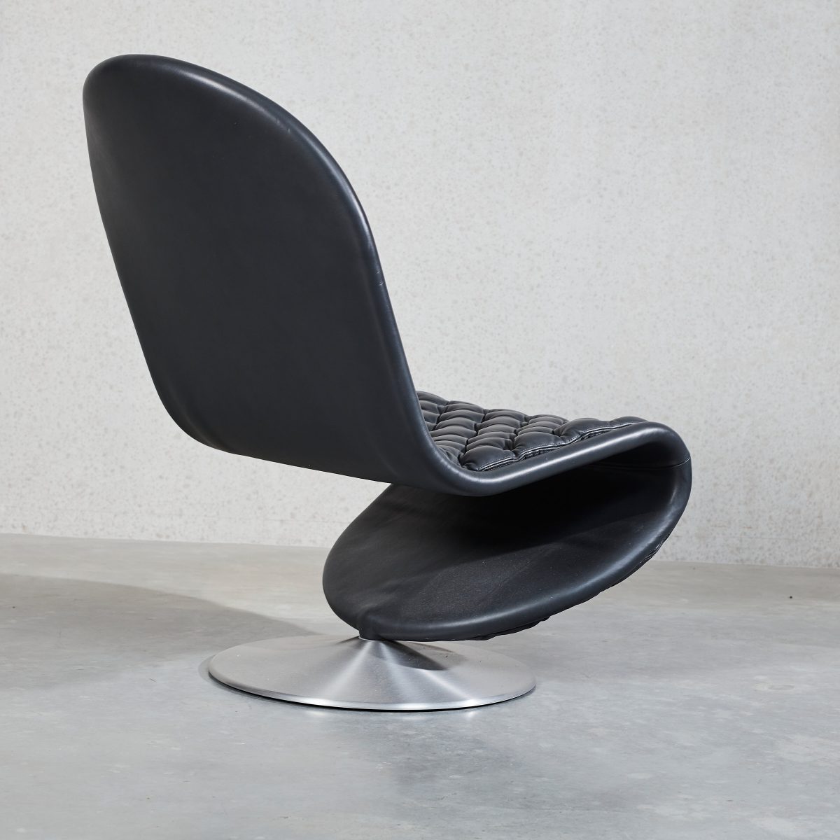 System 1-2-3 Lounge